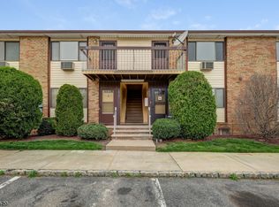 1018 Cricket Ln, Woodbridge, NJ