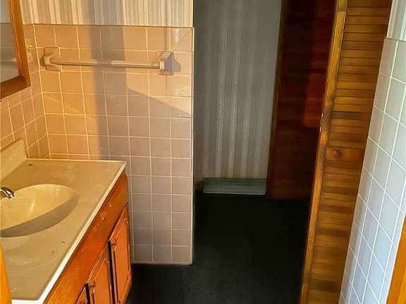 4th image of 1617 Annis Ave