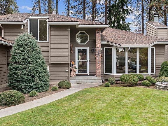 2nd image of 9905 N Glenwood Dr