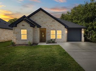 329 Rogers St, Mc Gregor, TX 76657