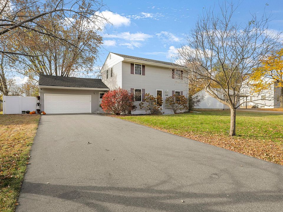 1st image of 10448 7th St NE