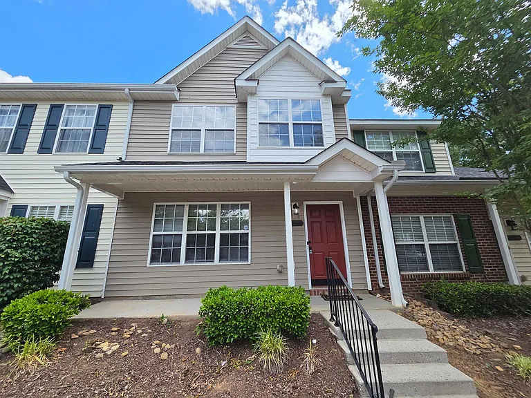 109 Delargy Cir — Photo 1