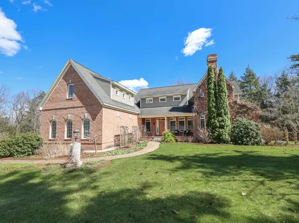 3 Balsam Court, Bedford, NH 03110
