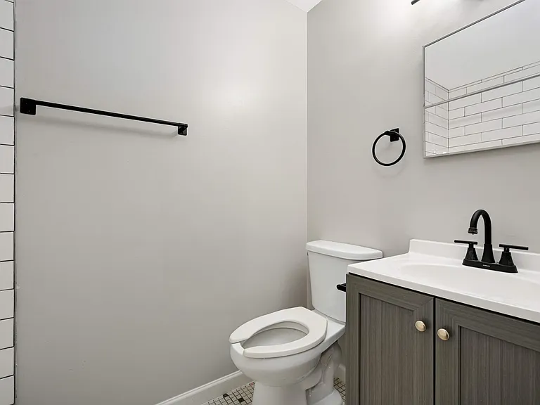 3115 Aldrich Ave S #202 — Photo 1