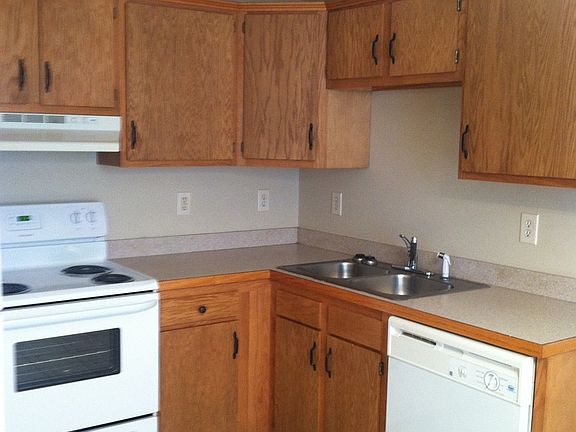 3rd image of 230 Highland Blvd #230HIG-2