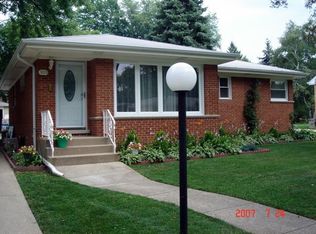 303 S Waterman Ave, Arlington Heights, IL 60004