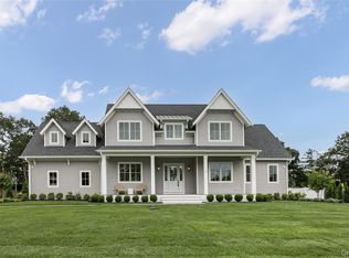 17 Happy Lane, Westhampton Beach, NY 11978