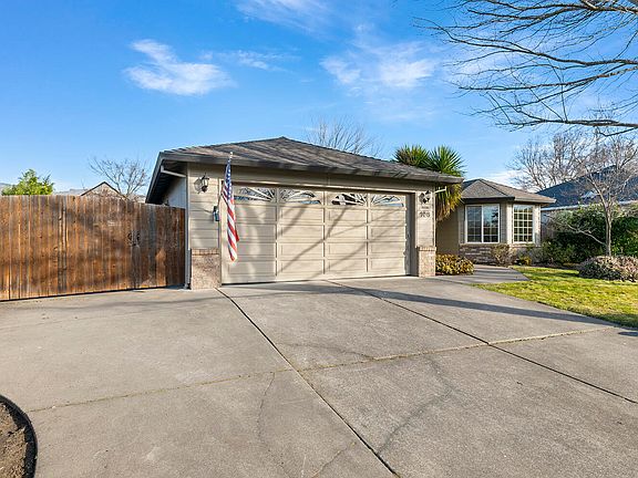 3rd image of 108 Meadow View Dr