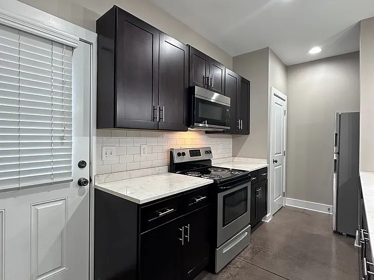 425 Sutherland View Way — Photo 14