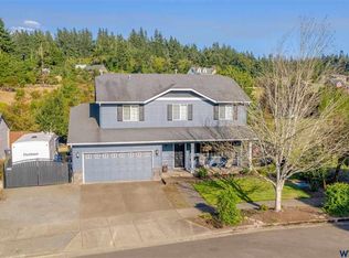 302 Division St, Silverton, OR 97381