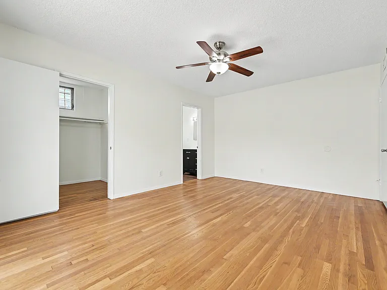 1036 S Bedford St #2 — Photo 15