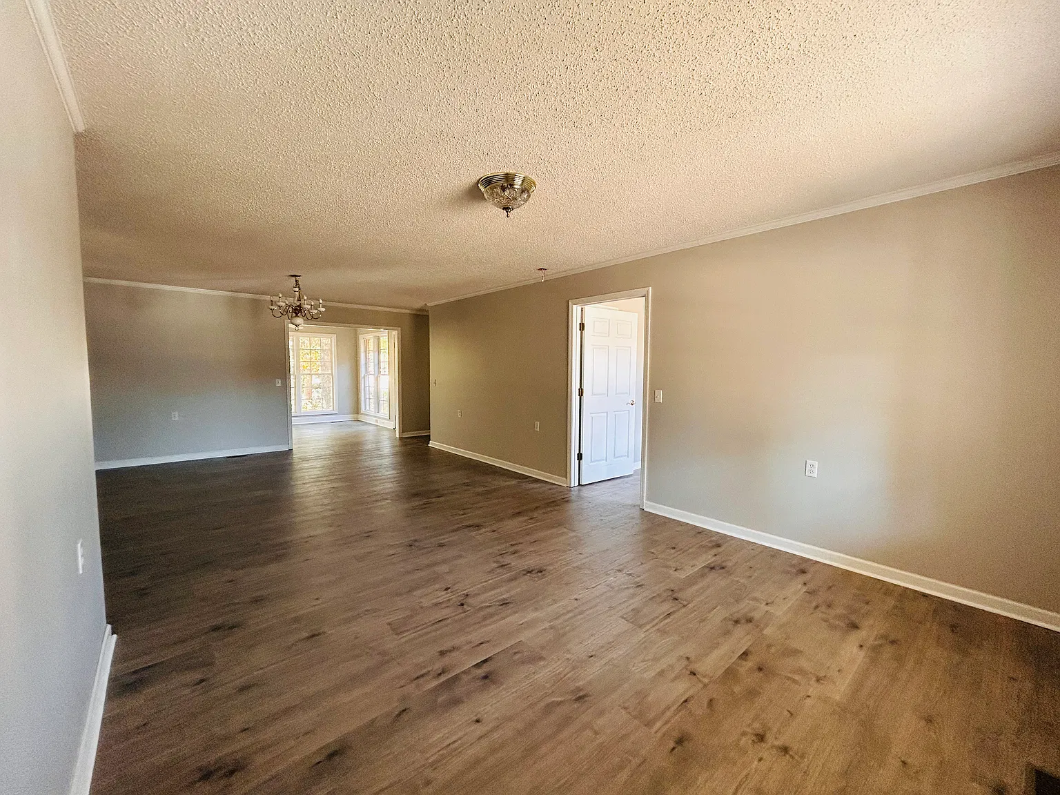 2 bed, 1324 sqft, $1,700 — Photo 2
