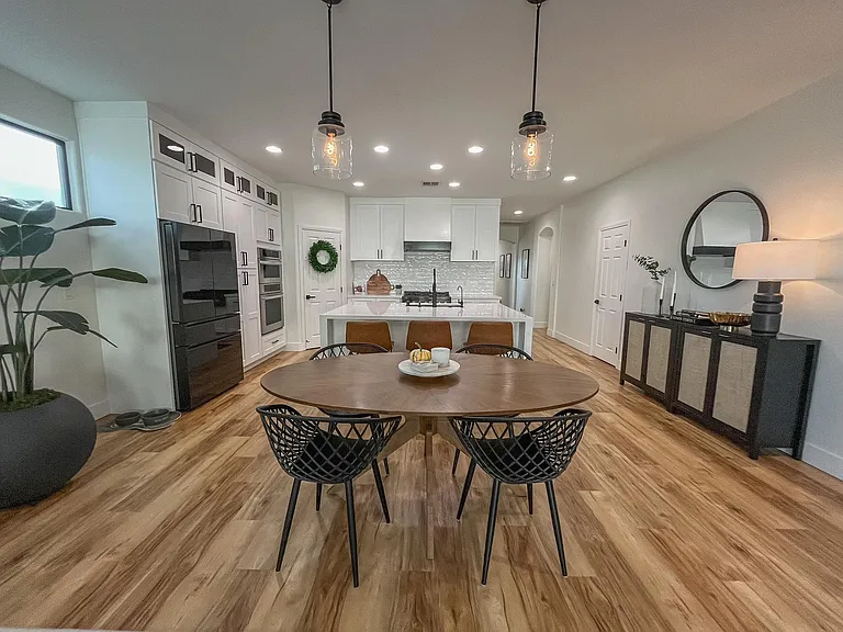 5620 Akula Bay St — Photo 23