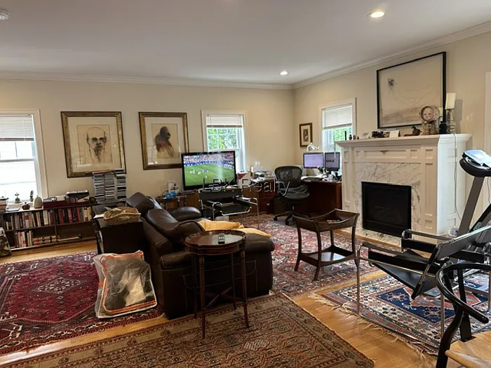 4 bed, 3.5 bath, $9,000 — Photo 3