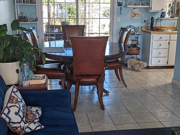 4th image of 1439 Vine Cir