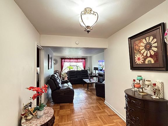 3rd image of 2835 Webb Avenue #6E