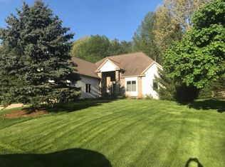 234 Deer Run Dr, Plainwell, MI 49080