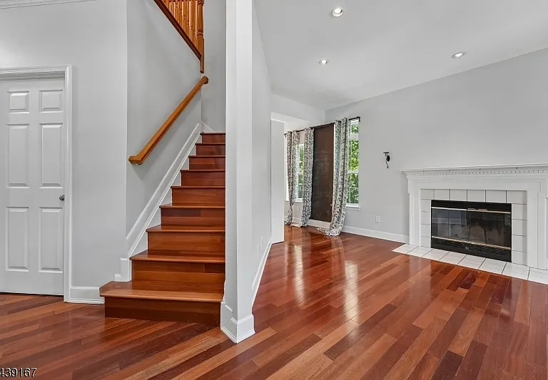 30 Yale Ter — Photo 1