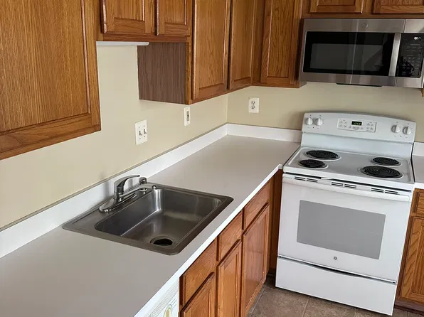8202 Winstead Pl APT 102, Manassas, VA 20109
