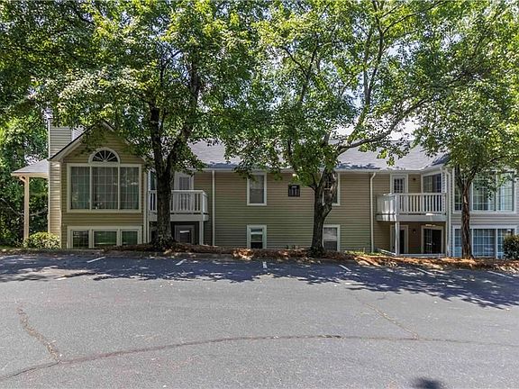 2nd image of 1901 Countryside Pl SE