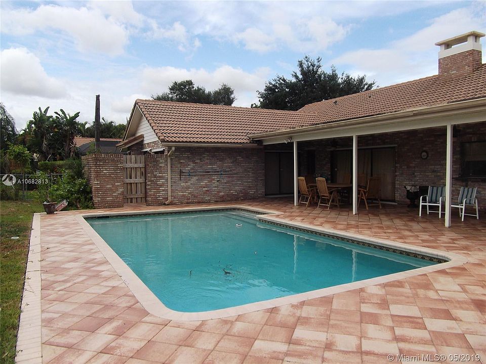 1st image of 11171 NW 10th Pl