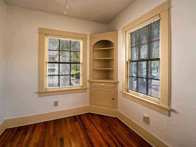210 E 2nd St #4 — Photo 12