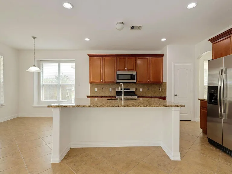 2110 Mateo Park Dr — Photo 6