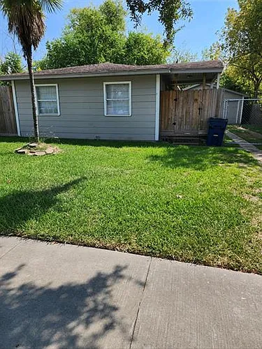 1107 9th Ave N Photo 1