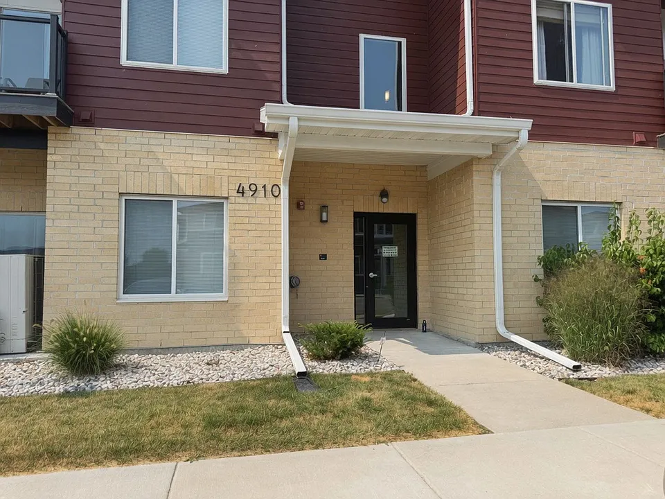 4910 Innovation Dr #106