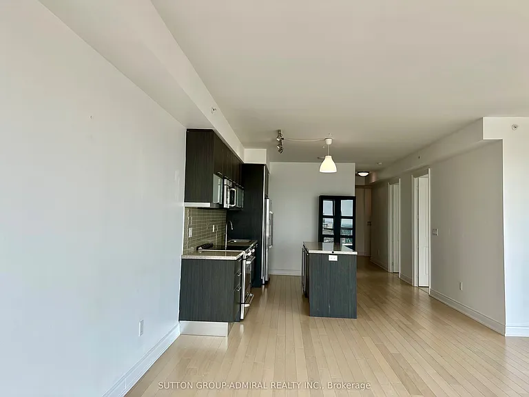 388 Yonge St #6016 — Photo 6