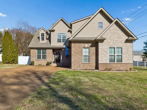 1600 Inverness Dr, Spring Hill, TN 37174