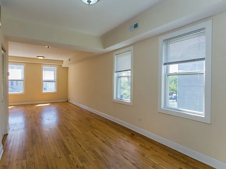1636 N Spaulding Ave — Photo 4