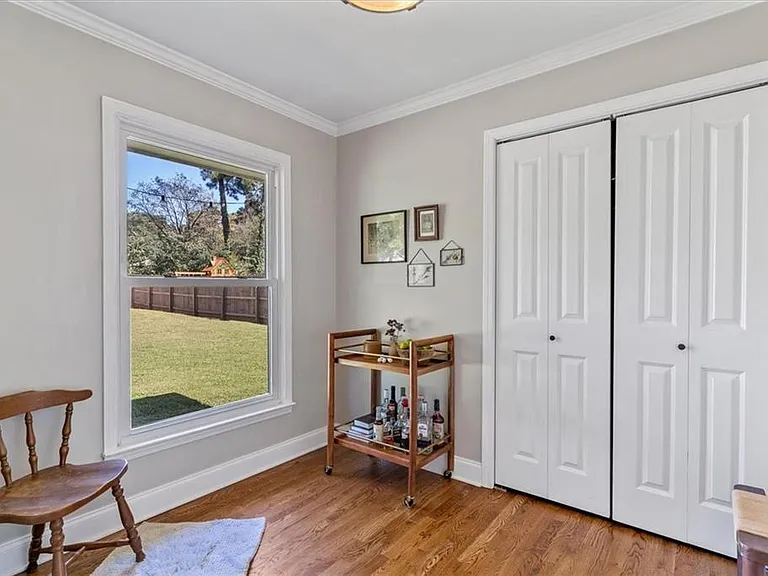 521 Pineview Dr SE — Photo 6