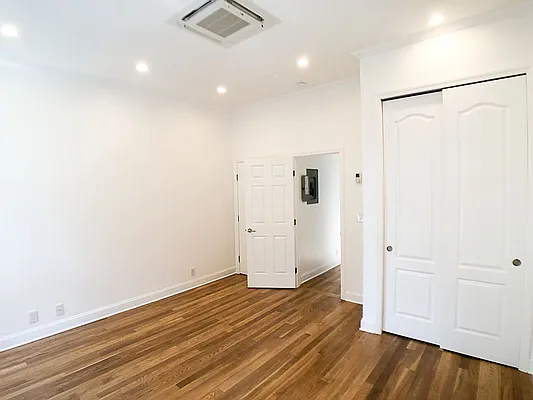 Rented by Francine Realty | media 27