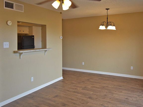 3rd image of 1905 Melrose Ave APT A