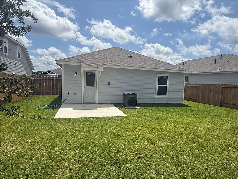 10402 Red Cardinal Dr — Photo 2