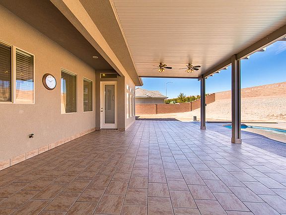 Huge Tiled Back Patio