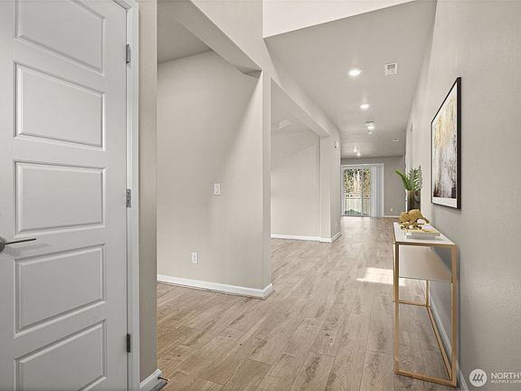 4th image of 32904 SE Stevens Street