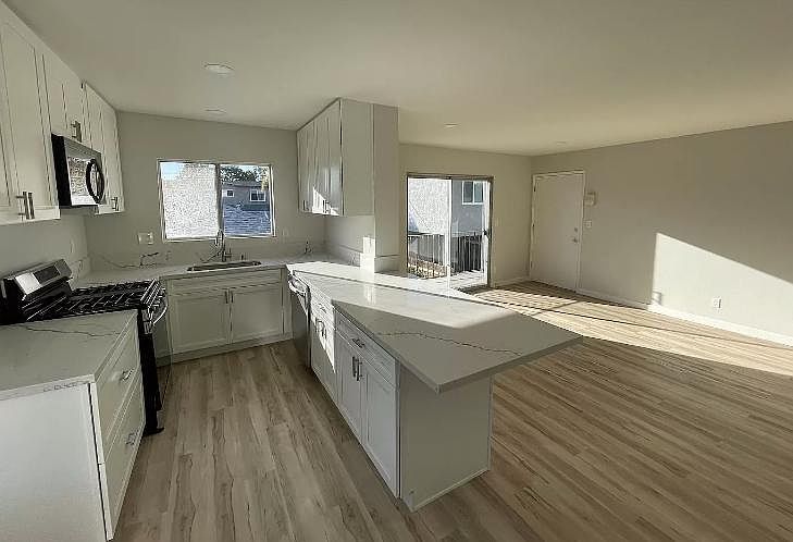 1st image of 1532 Hornblend St #6