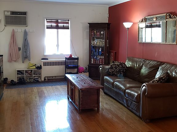 3rd image of 8062 214th St