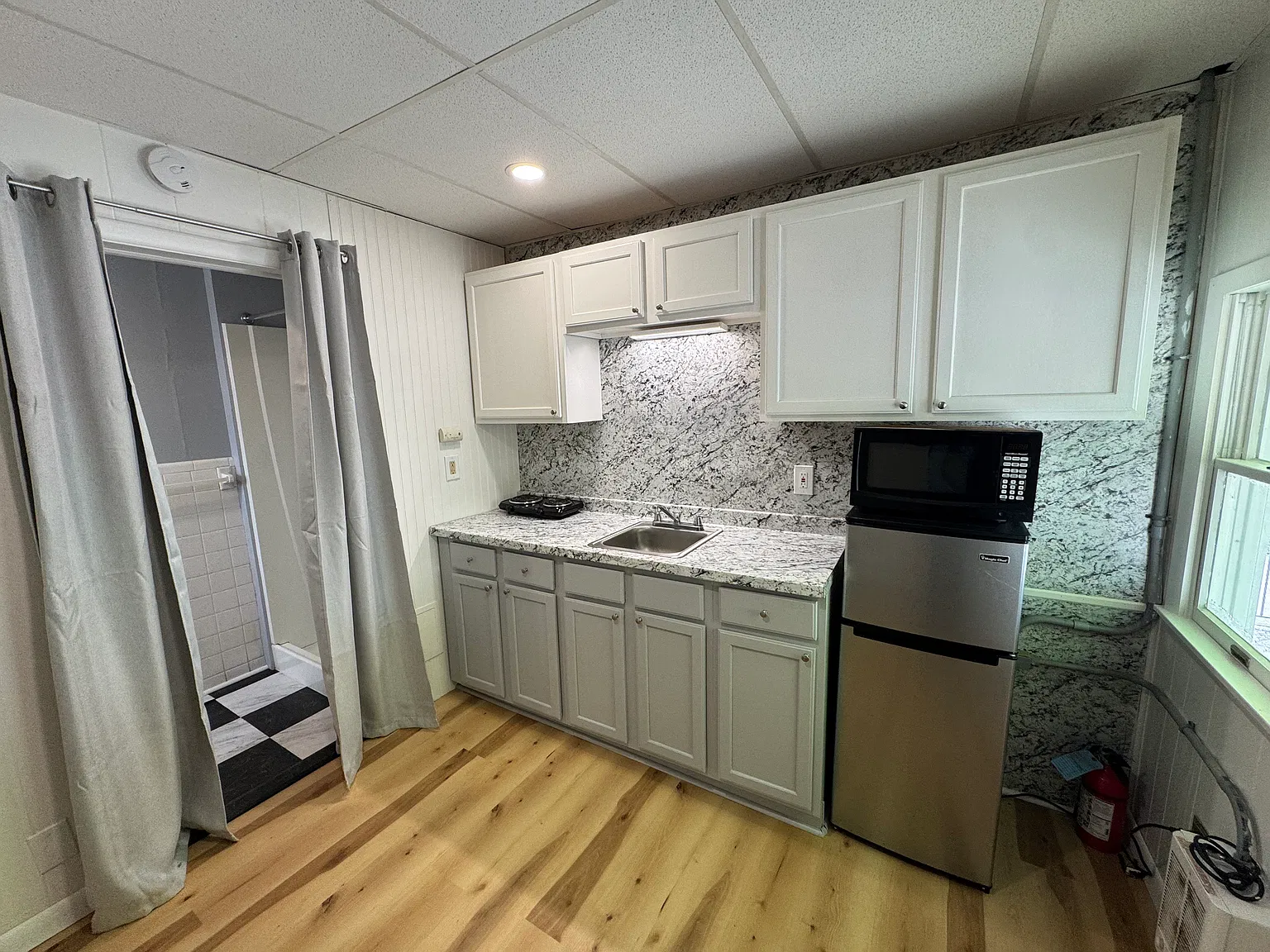 Studio, $1,050 — Photo 4