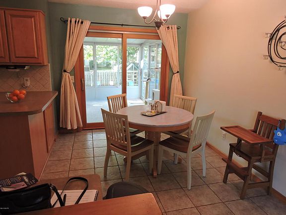 5th image of 4540 Blackfoot Dr SW