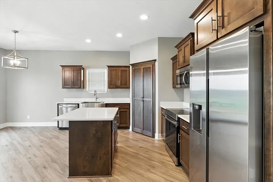 2 bed, 1445 sqft, $2,355 — Photo 4