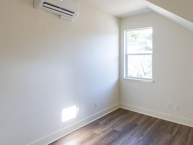 1442 Forest St — Photo 23