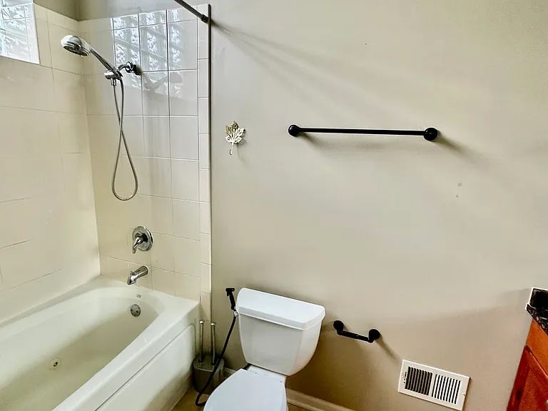 1761 W Morse Ave #GS — Photo 10