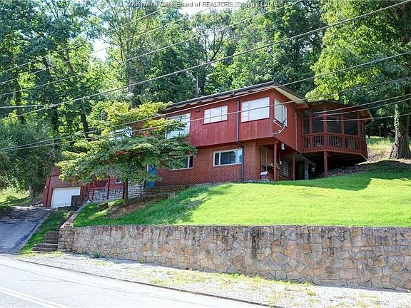 3rd image of 1026 Montrose Dr