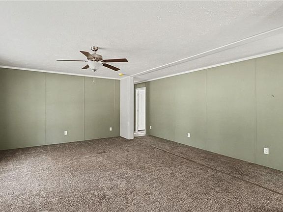 4th image of 833 Berry Rd
