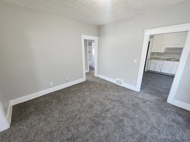 12514 Locke Ave — Photo 12
