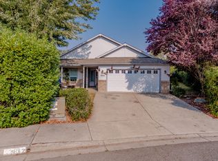 932 Rimrock Cir, Medford, OR 97504