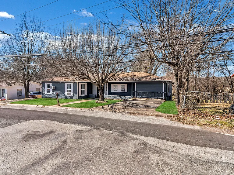 397 Wills Point St — Photo 6
